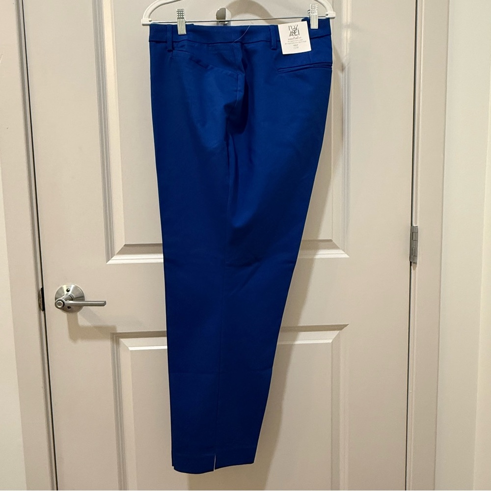 NWT. Roz & Ali, Women’s Blue Ankle Pants, size 22W